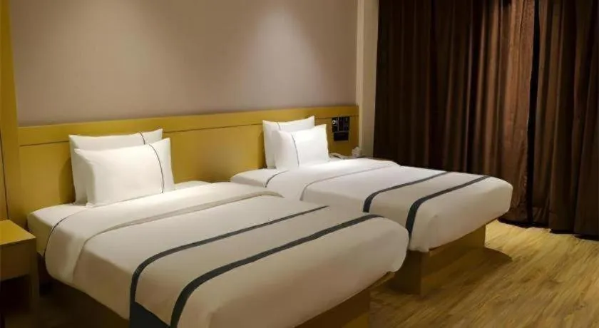 Bed in City Comfort Inn Yulin Yufu Road Industrial Products Market