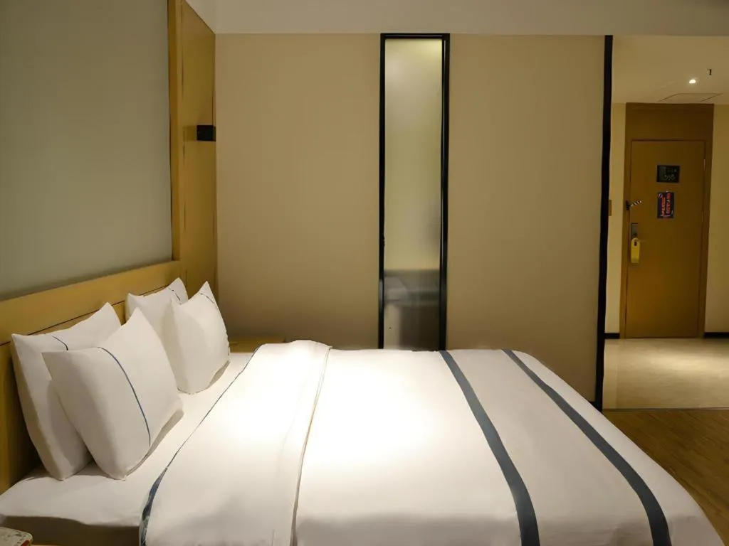 Bed in City Comfort Inn Yulin Yufu Road Industrial Products Market