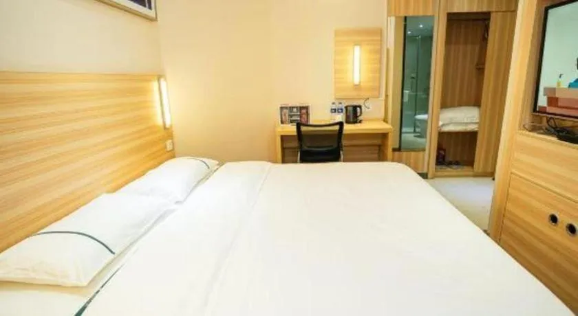 Bed in City Comfort Inn Chongqing Yuzhong District Daping Hospital