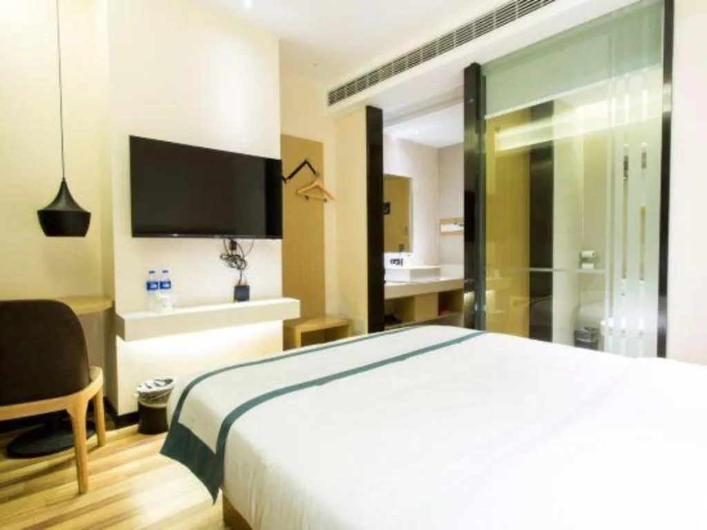 Bed in City Comfort Inn Tianmen Xincheng Walmart