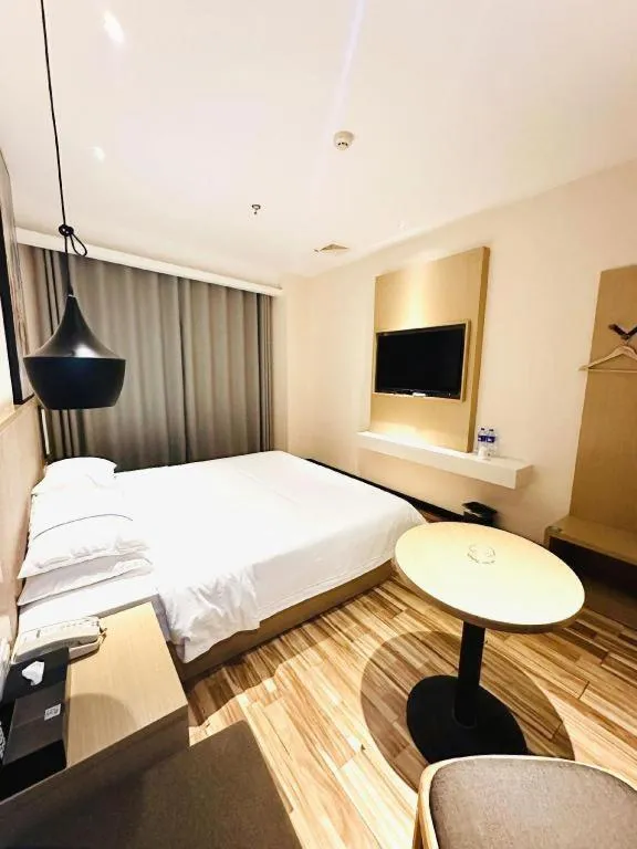 Bed in City Comfort Inn Tianmen Xincheng Walmart