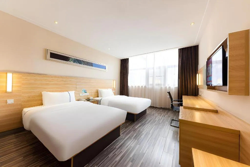 Bed in City Comfort Inn Jingmen Zhongjian Jinxiang Square