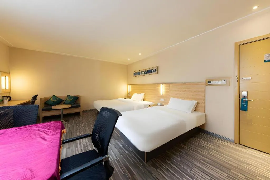 Bed in City Comfort Inn Jingmen Zhongjian Jinxiang Square