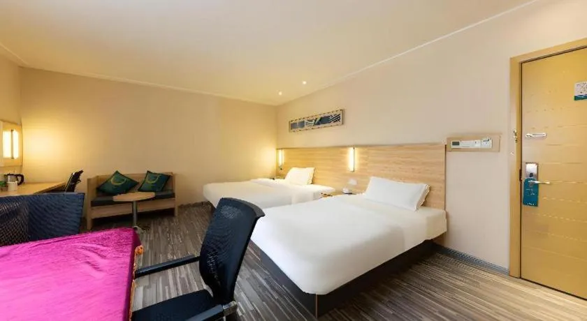 Bed in City Comfort Inn Jingmen Zhongjian Jinxiang Square