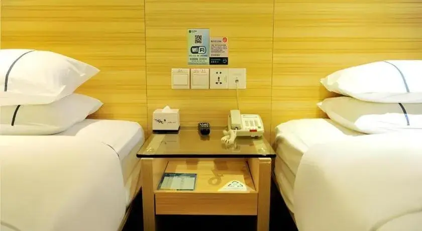 Bed in City Comfort Inn Jingmen Zhongjian Jinxiang Square Bed in City Comfort Inn Jingmen Zhongjian Jinxiang Square