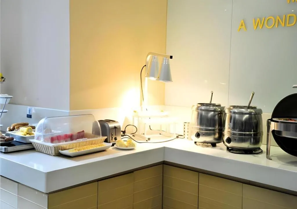 City Comfort Inn Jingmen Zhongjian Jinxiang Square