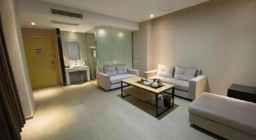 Bed in City Comfort Inn Jingzhou Railway Station Fantawild