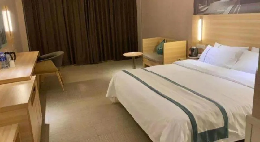 Bed in City Comfort Inn Jingzhou Railway Station Fantawild