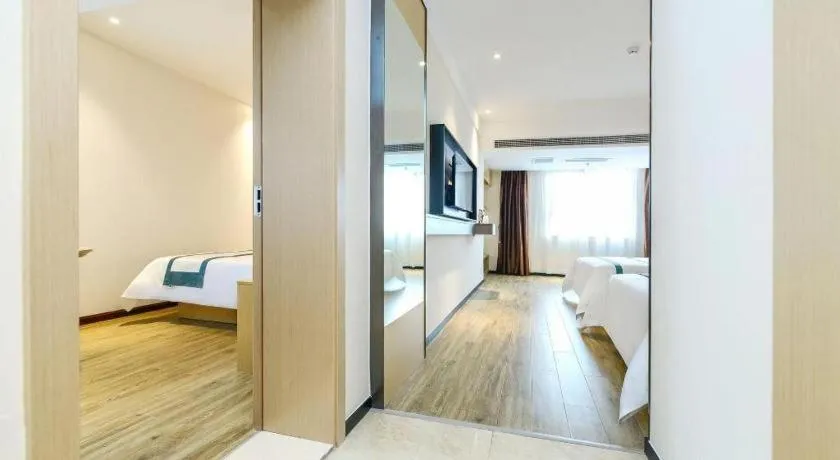 Bed in City Comfort Inn Chongqing Huangguan Dafuti