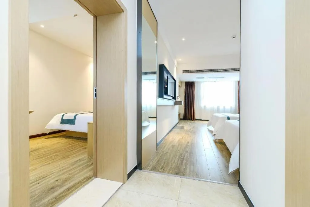 Bed in City Comfort Inn Chongqing Huangguan Dafuti