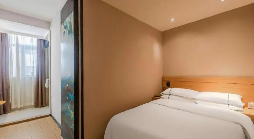 Bed in City Comfort Inn Shantou Huashan Road the MixC