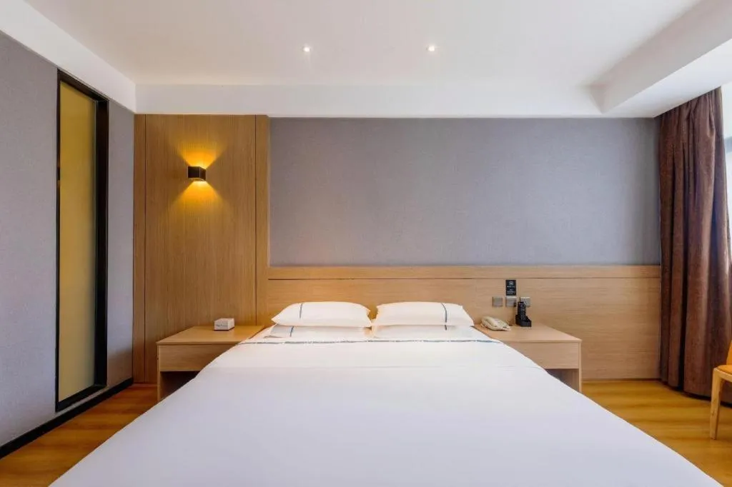 Bed in City Comfort Inn Shantou Huashan Road the MixC