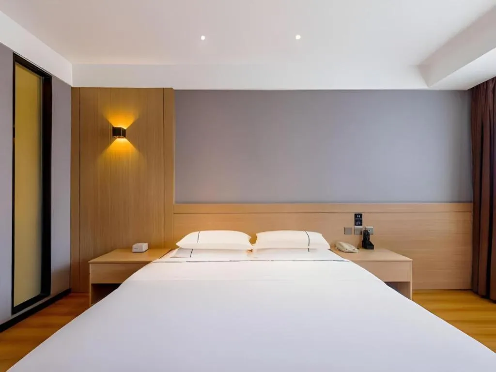 Bed in City Comfort Inn Shantou Huashan Road the MixC