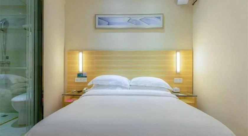 Bed in City Comfort Inn Fengcheng New District Municipal Government