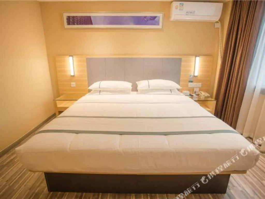 Bed in City Comfort Inn Nanchang Bayi Square Dinggong Road