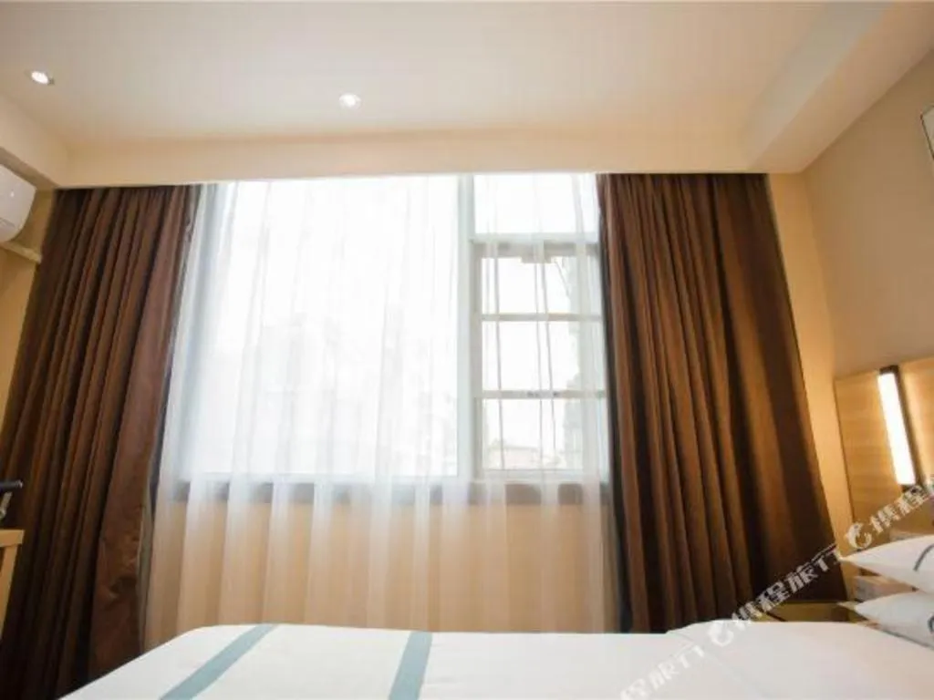 Bed in City Comfort Inn Nanchang Bayi Square Dinggong Road