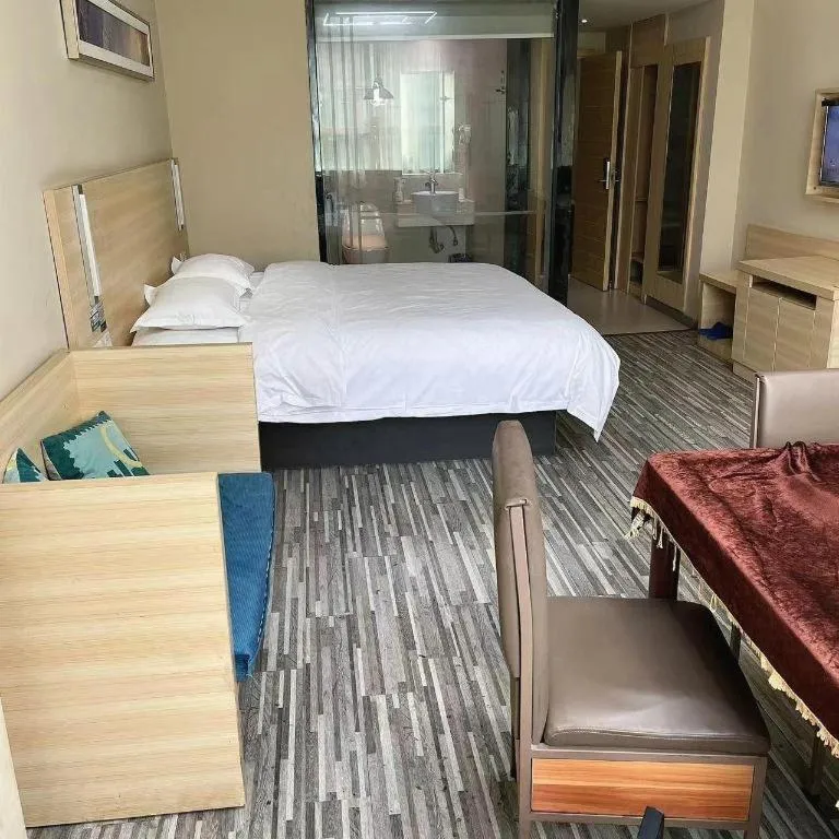 Bed in City Comfort Inn Huizhou Huiyang High-speed Railway Station
