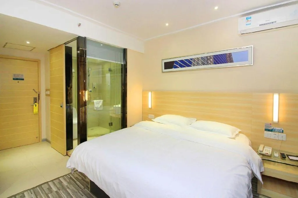 Bed in City Comfort Inn Huizhou Huiyang High-speed Railway Station