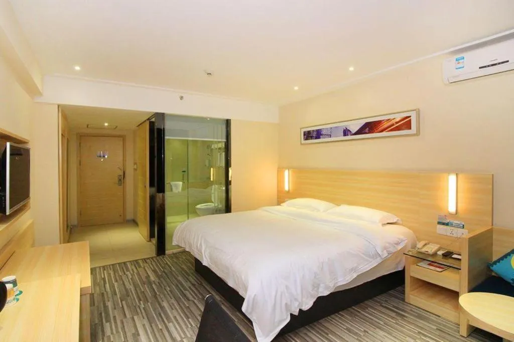 Bed in City Comfort Inn Huizhou Huiyang High-speed Railway Station