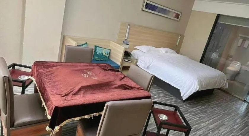 Bed in City Comfort Inn Huizhou Huiyang High-speed Railway Station