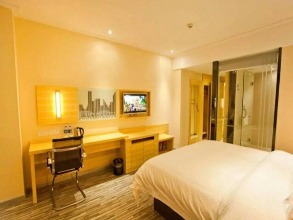 Bed in City Comfort Inn Huizhou Huiyang High-speed Railway Station