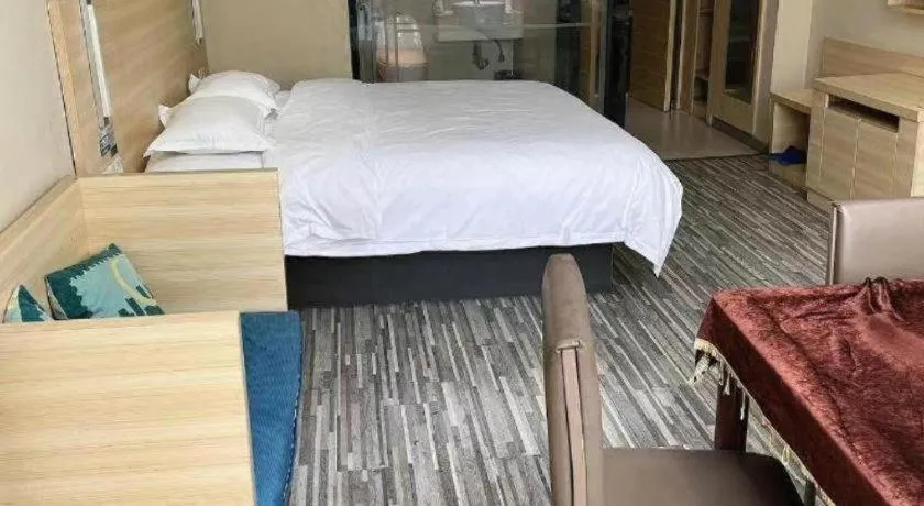 Bed in City Comfort Inn Huizhou Huiyang High-speed Railway Station