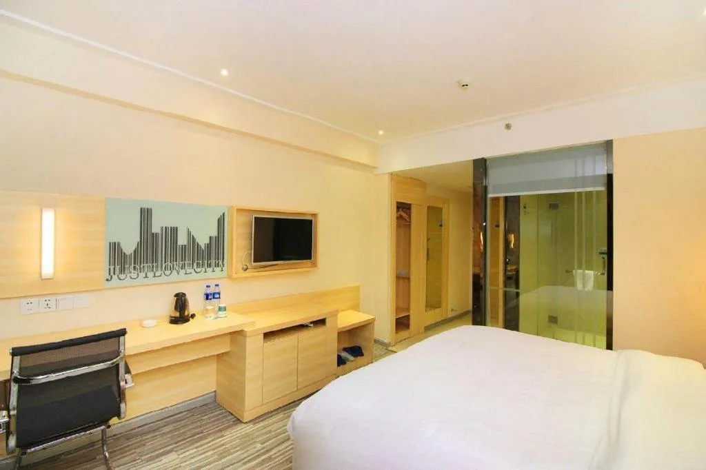 Bed in City Comfort Inn Huizhou Huiyang High-speed Railway Station