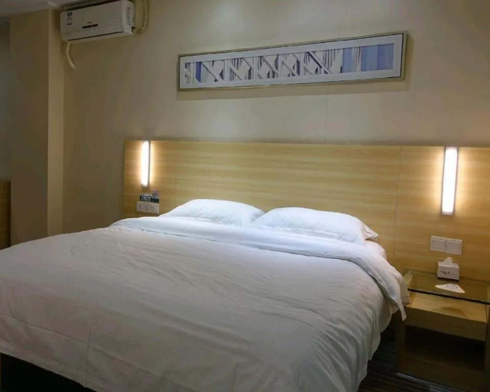 Bed in City Comfort Inn Huizhou Huiyang High-speed Railway Station
