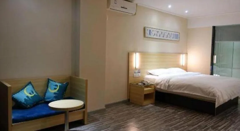 Bed in City Comfort Inn Huizhou Huiyang High-speed Railway Station