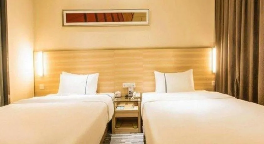 Bed in City Comfort Inn Guigang Pingnan Bus Station Jiangbin Park