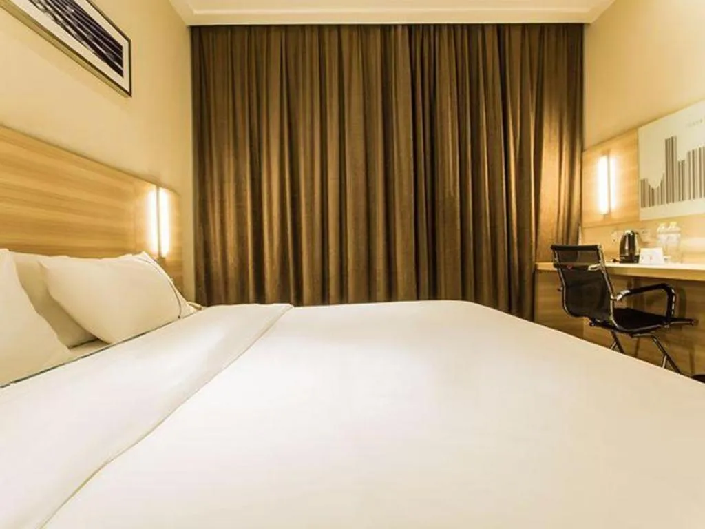 Bed in City Comfort Inn Guigang Pingnan Bus Station Jiangbin Park