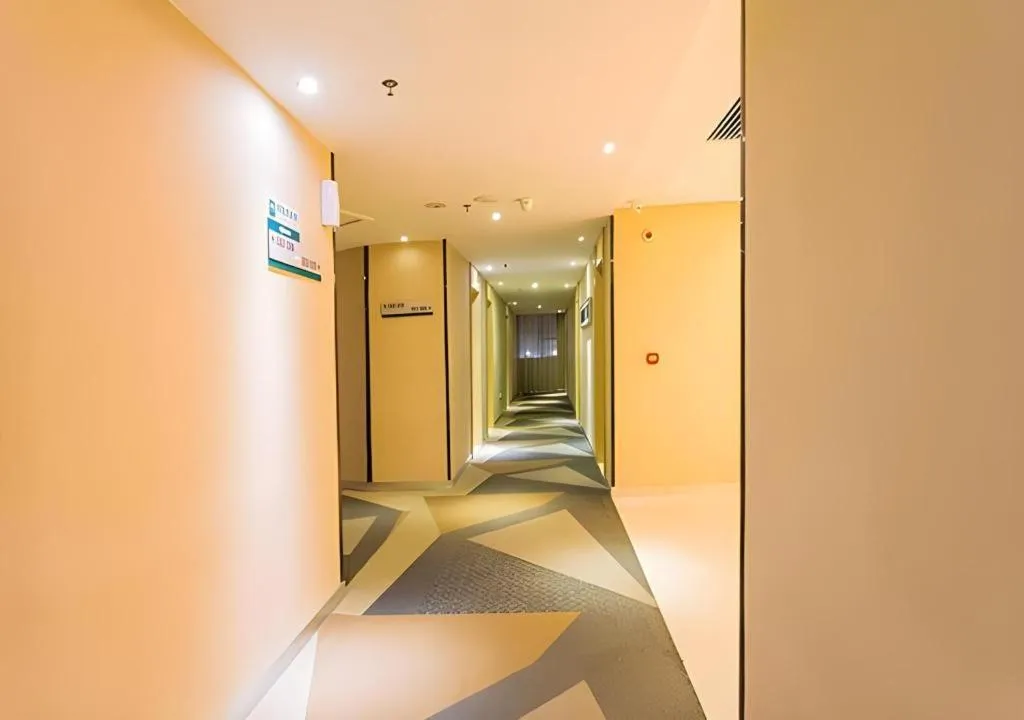 City Comfort Inn Guigang Pingnan Bus Station Jiangbin Park