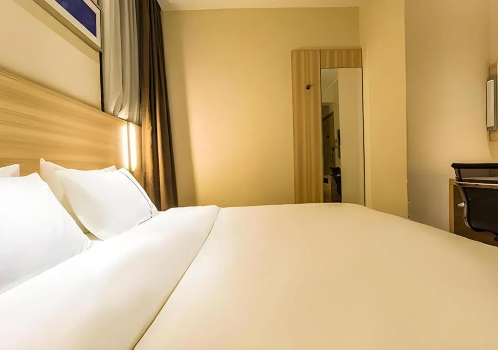 Bed in City Comfort Inn Guigang Pingnan Bus Station Jiangbin Park