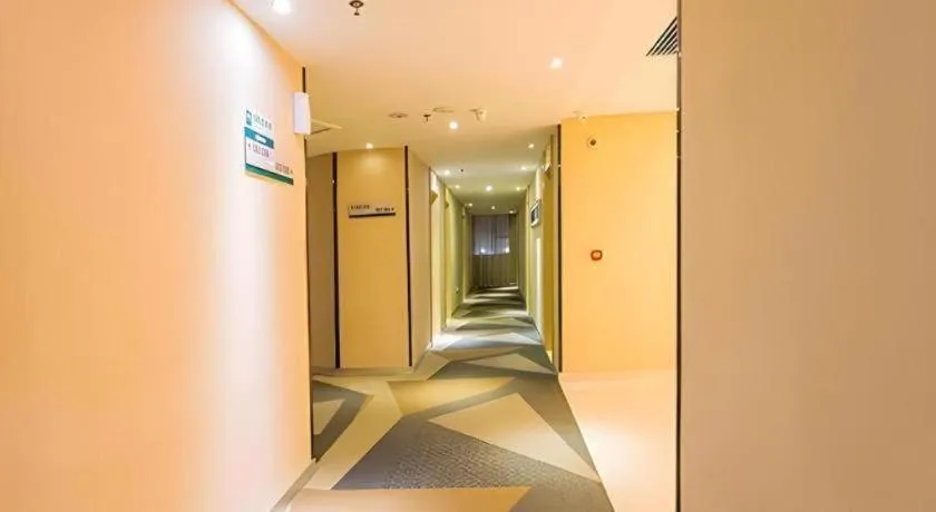 City Comfort Inn Guigang Pingnan Bus Station Jiangbin Park