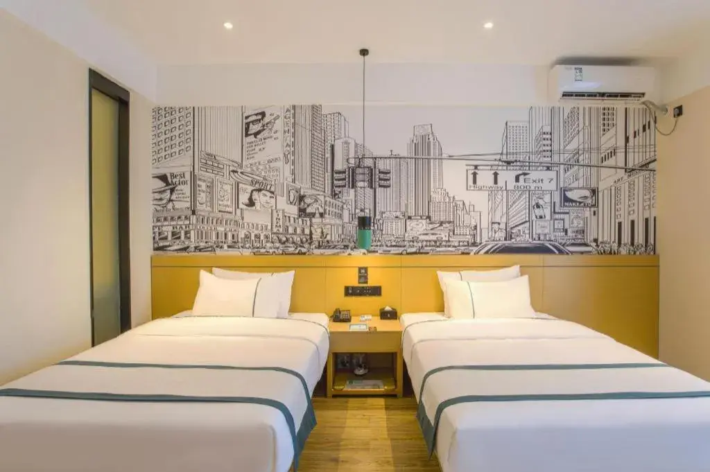 Bed in City Comfort Inn Guigang Pingnan Bus Station Jiangbin Park Bed in City Comfort Inn Guigang Pingnan Bus Station Jiangbin Park