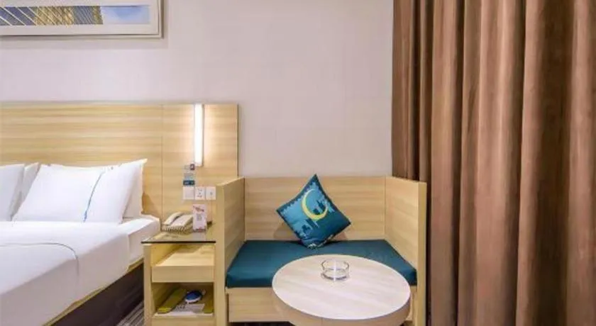 Bed in City Comfort Inn Zhanjiang Middle Renmin Avenue Dingsheng Square