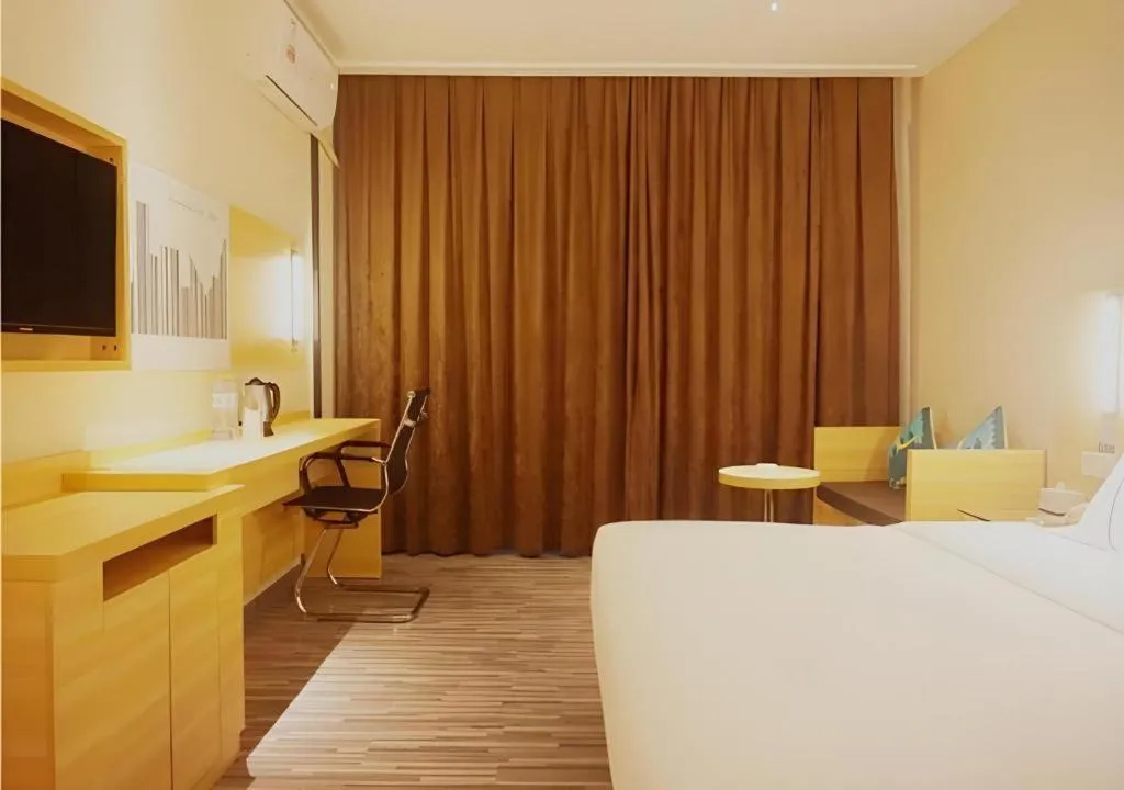 Bed in City Comfort Inn Zhanjiang Middle Renmin Avenue Dingsheng Square