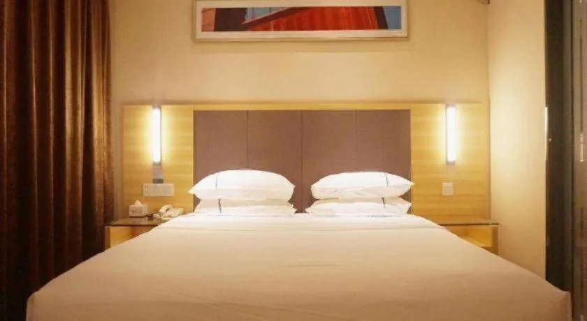 Bed in City Comfort Inn Zhanjiang Middle Renmin Avenue Dingsheng Square