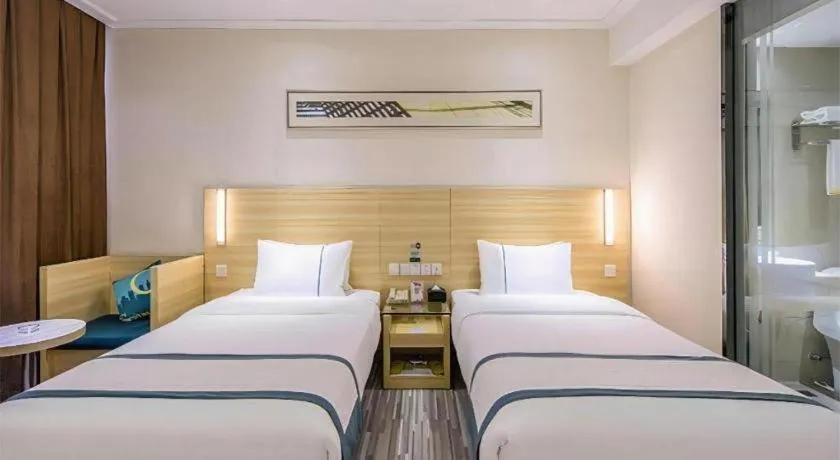 Bed in City Comfort Inn Zhanjiang Middle Renmin Avenue Dingsheng Square
