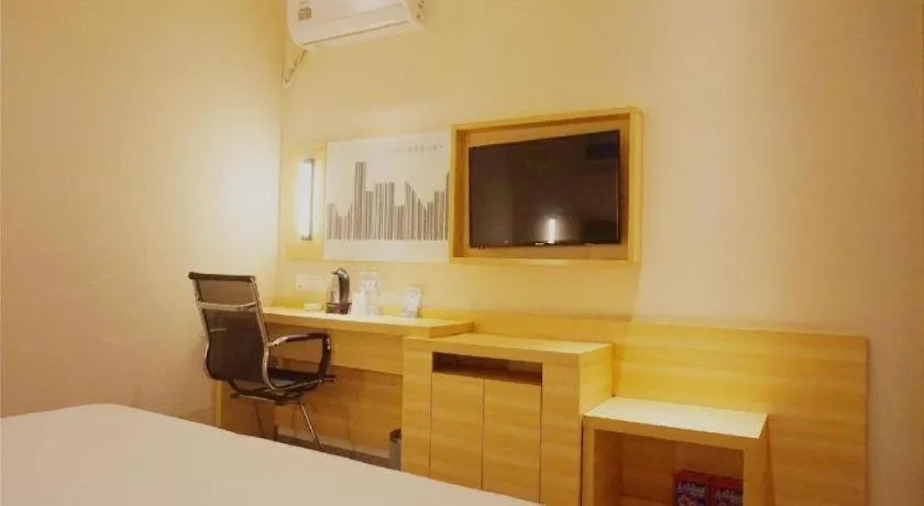 Bed in City Comfort Inn Zhanjiang Middle Renmin Avenue Dingsheng Square