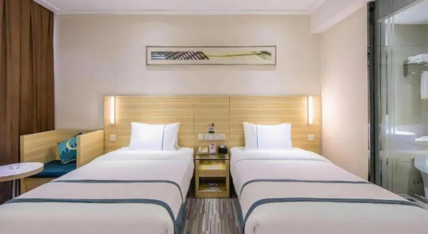 Bed in City Comfort Inn Zhanjiang Middle Renmin Avenue Dingsheng Square