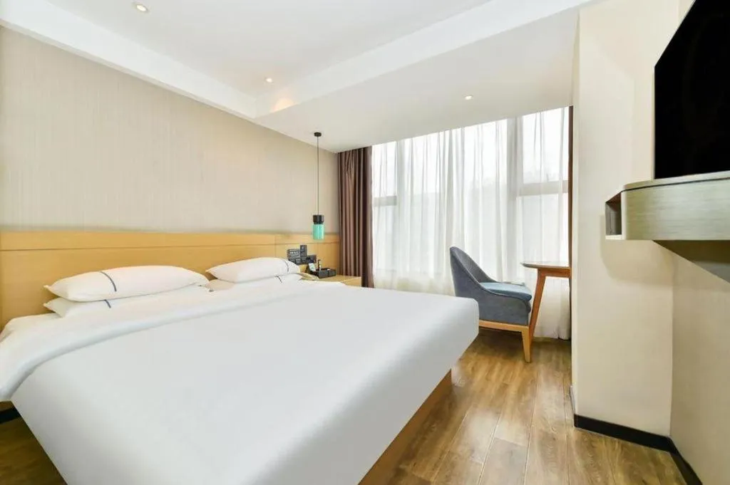 Bed in City Comfort Inn Guiyang North High Speed Railway Station