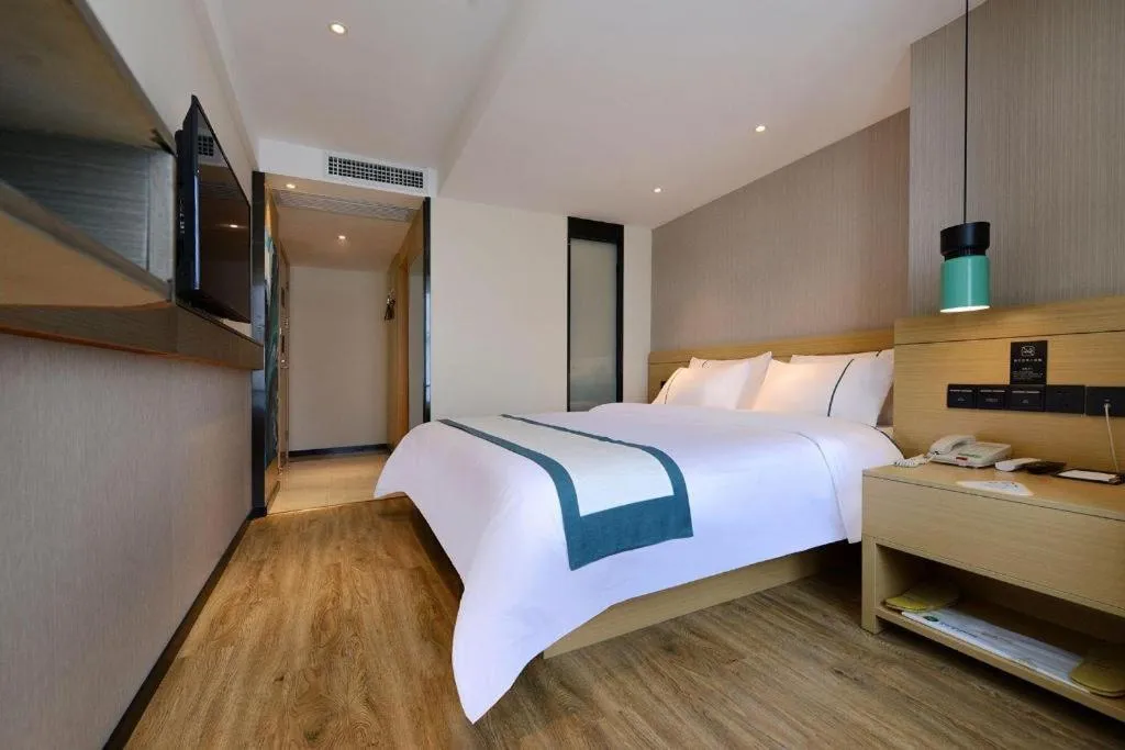 Bed in City Comfort Inn Guiyang North High Speed Railway Station