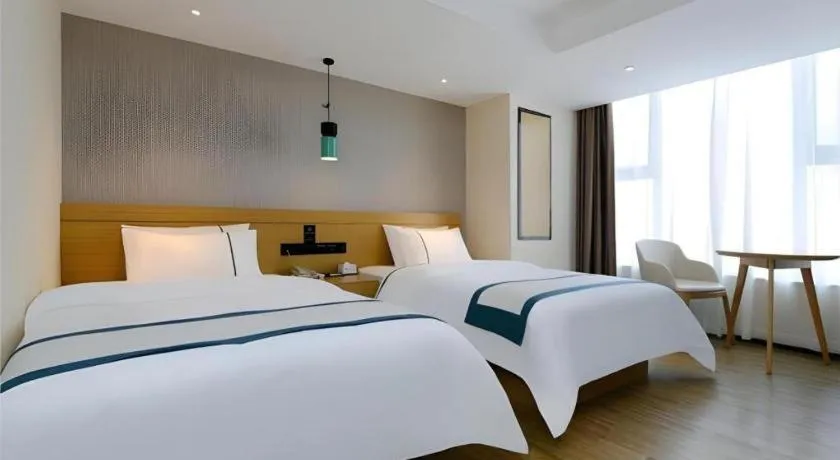 Bed in City Comfort Inn Guiyang North High Speed Railway Station