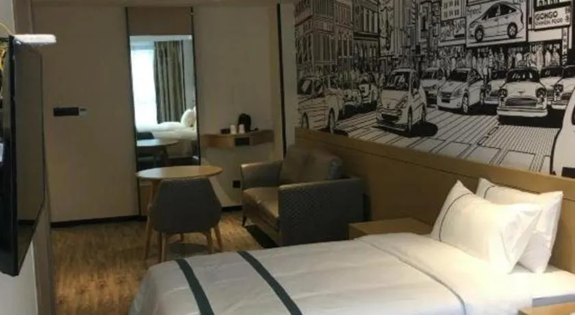 Bed in City Comfort Inn Zunyi Wuchuan