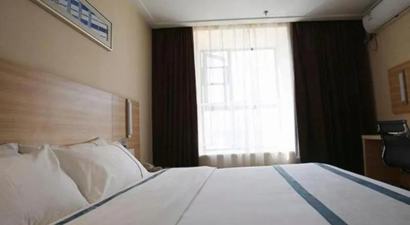 Bed in City Comfort Inn Lichuan Railway Station Tenglong Cave