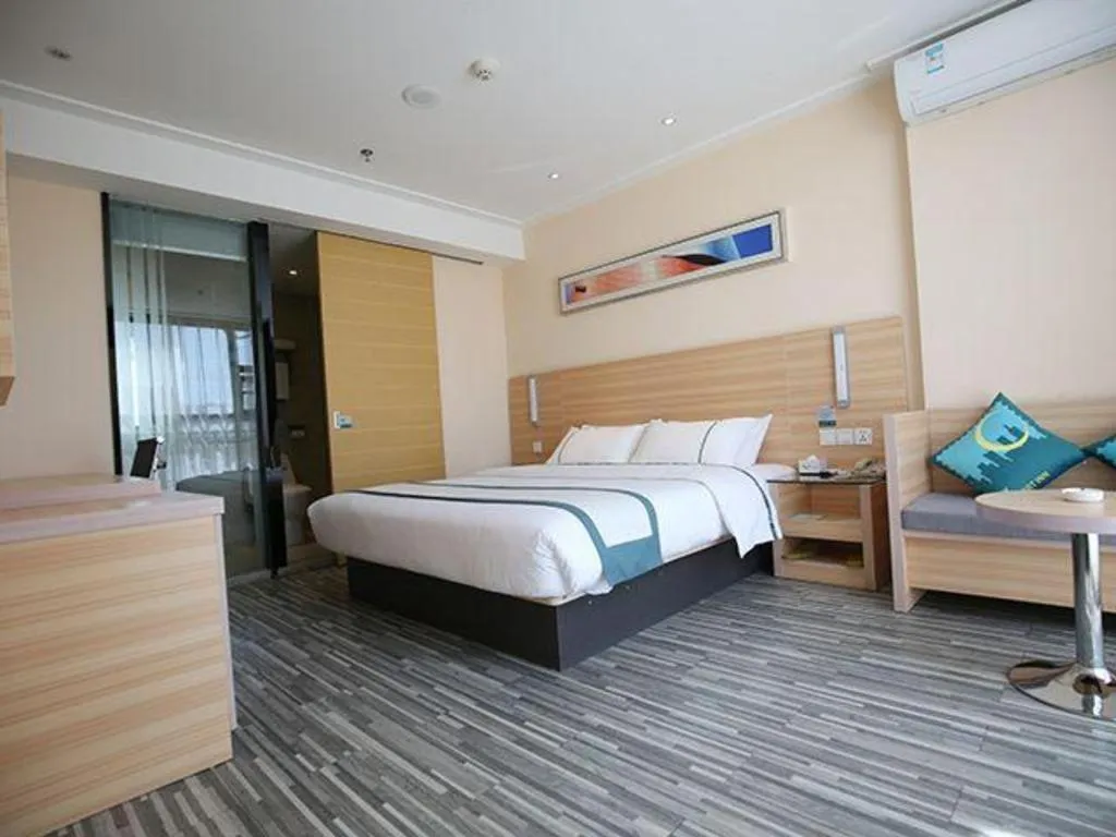 Bed in City Comfort Inn Lichuan Railway Station Tenglong Cave