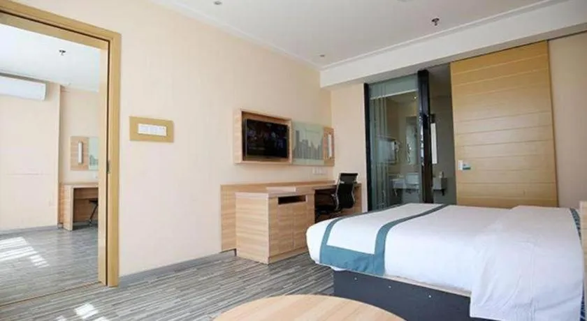 Bed in City Comfort Inn Lichuan Railway Station Tenglong Cave