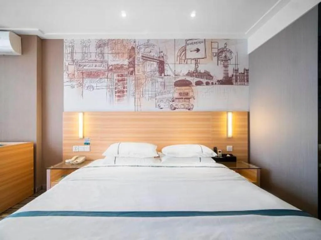 Bed in City Comfort Inn Lichuan Railway Station Tenglong Cave