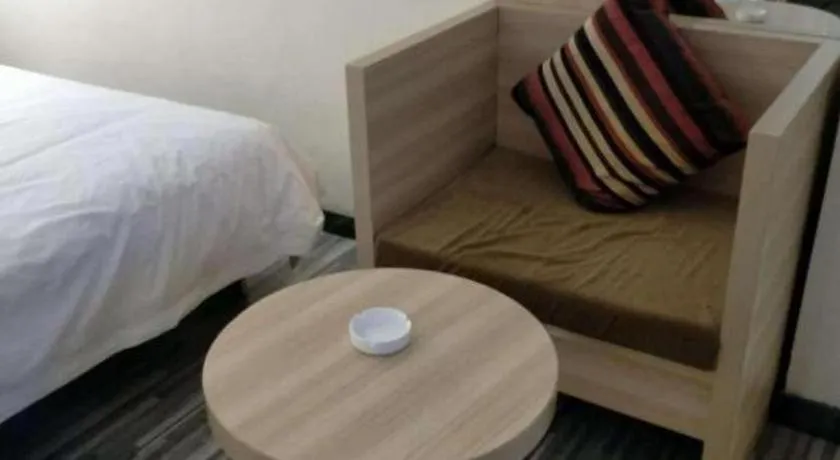 Bed in City Comfort Inn Huanggang Dongmen Road Wanda Plaza